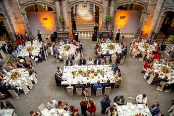 El Palacio Municipal fue sede del evento "Comida con causa", donde se degustaron chiles en nogada de distintos restaurantes / Cortesía