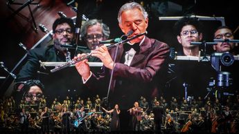 Por primera vez, "Vivo por Ella" sonó al ritmo de la cumbia. | Juan Carlos Fernández