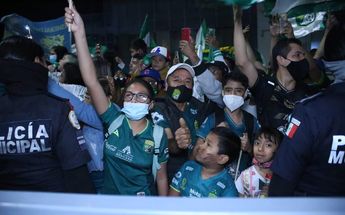 Llegan aficionados de todas las edades