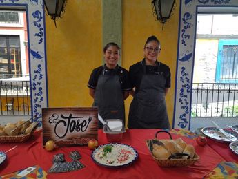 Restauranteros de Puebla ya ofertan chiles en noagda con motivo de la temporada 2024 / Verónica López