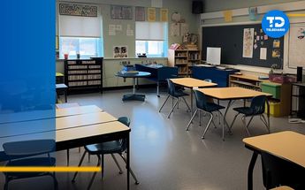 Salón de clases vacío / Especial