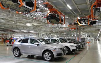 Autos de Audi en su planta armadora en Puebla / Jorge González