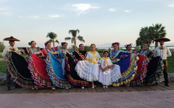 Ballet Folklórico Chie-Nahuatenco / Cecilia Ramos