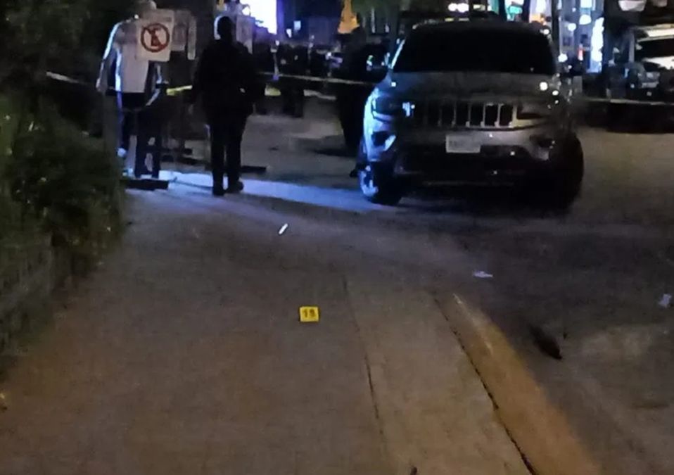 En Zapopan, dos personas resultan lesionadas por balacera en el estacionamiento de un bar