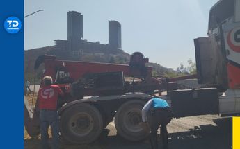 Colapsa vialidad por tráiler varado en bulevar Antonio L. Rodríguez | Sandra González