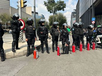 Ateneas de la SSC se despliegan sobre Paseo de la Reforma | Caro Treviño
