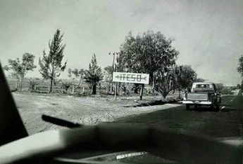 Un letrero en la Avenida López Mateos muestra un desvío con dirección al ITESO. | Imagen: Sucedió en Guadalajara vía Facebook.
