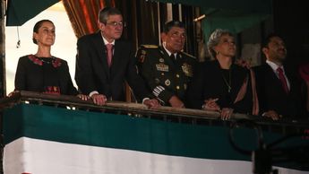 Claudia Sheinbaum se encontraba en un balcón junto al de AMLO / Araceli López.