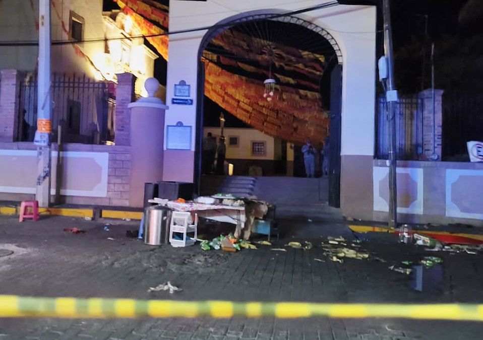 La zona de la explosión fue acordonada, donde aún quedan los restos de la tragedia. | Javier León