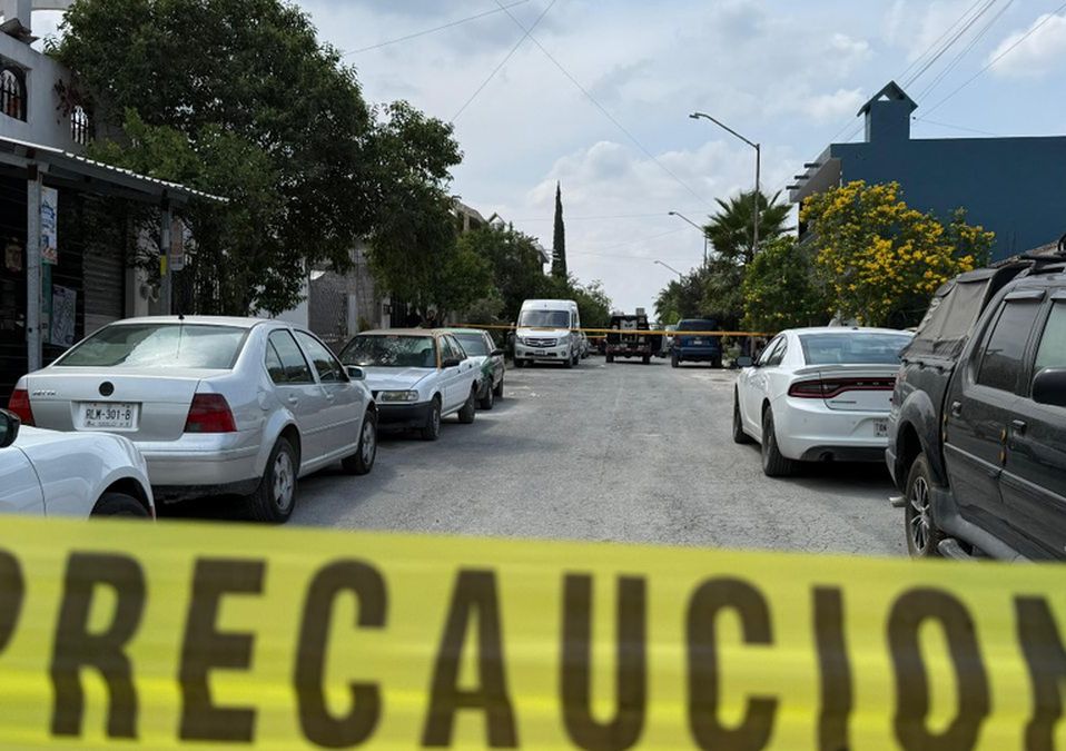 De acuerdo con testigos hombres armados forzaron la cerradura de la casa de la víctima para ingresar.| Fernanda Pérez