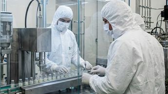 La fabricación del nuevo inmunizante contra el dengue se realiza bajo estrictos protocolos internacionales | Imagen ilustrativa Gemini