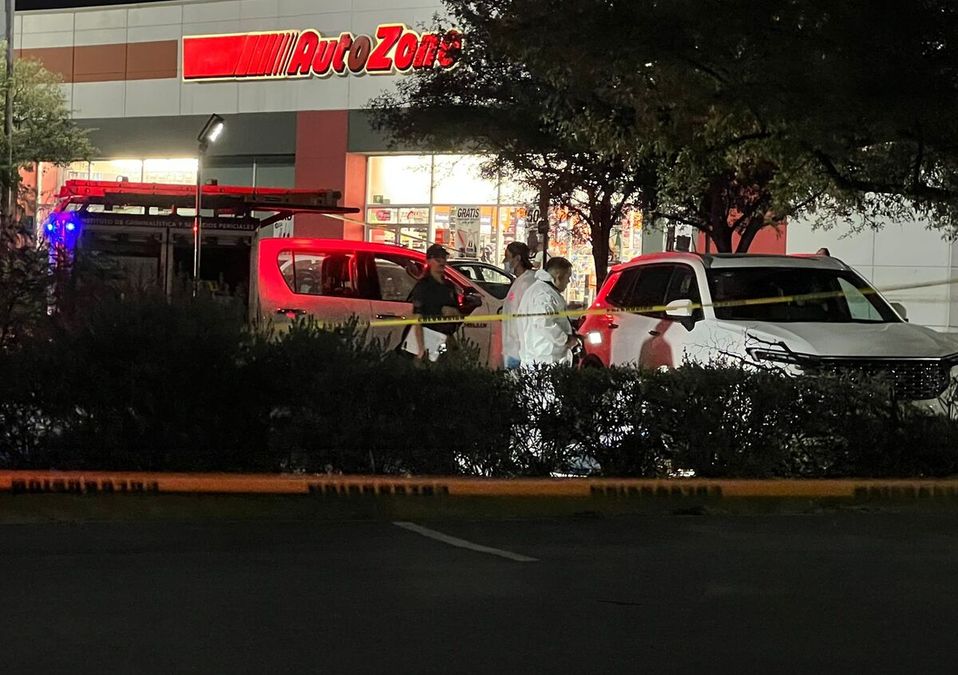 Matan a disparos a hombre en HEB. / Mayte Villasana