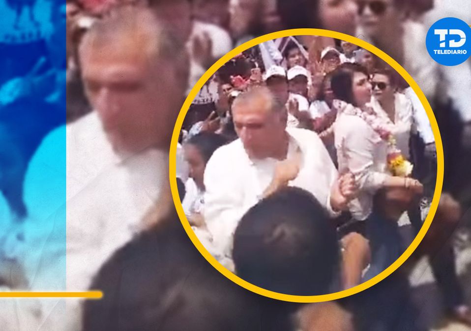 Captan momento donde Adán Augusta da codazos a las personas que se le acercaban.