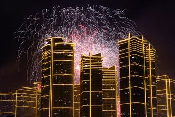 Filipinas recibió el 2025 con un espectáculo de colores y las tradiciones locales más vivas que nunca / Reuters