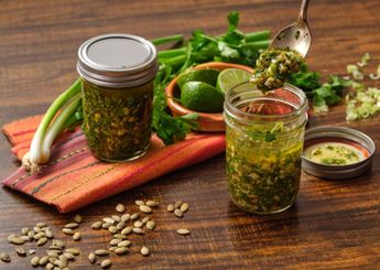 El secreto para preparar un buen chimichurri es el tiempo que se deje reposar
