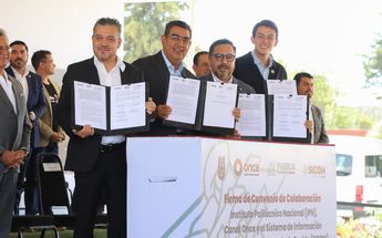 El gobernador Sergio Salomón Céspedes y directivos del IPN estuvieron presentes en el arranque de la construcción del IPN en Puebla | Es Imagen