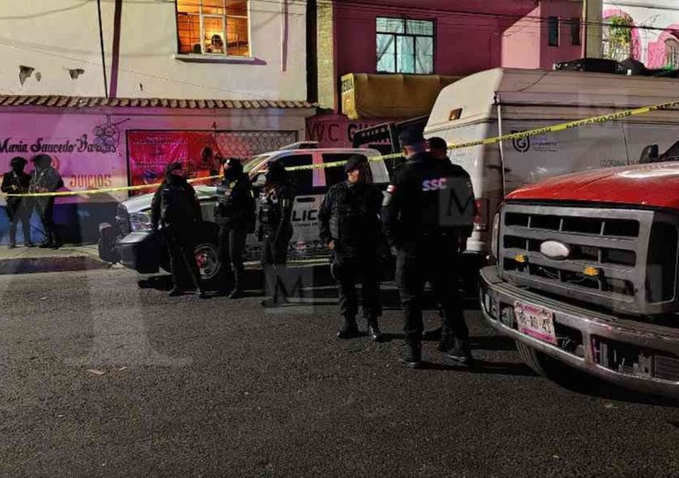 La policía de CdMx busca a los responsables, quienes se presume huyeron en moto. / Jorge Becerril