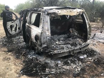 Autoridades localizaron un vehículo con blindaje artesanal incendiado. | Cortesía