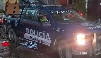 Policías de Tonalá acudieron para resguardar la vivienda. | Vicente Torres Alfaro