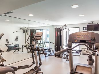 Fiesta Inn cuenta con su propio gimnasio.