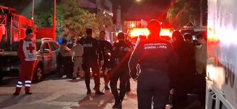 El joven habría resbalado cuando camina junto al lugar clausurado. | Juan Carlos Munguía