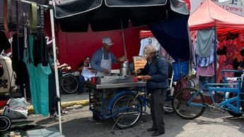 En el tianguis del salado hay gran variedad de comida a precios justos/ Itzel Ruíz