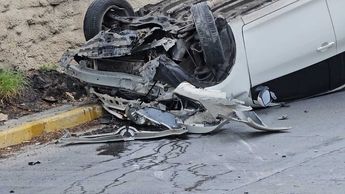 Volcadura de auto en San Pedro. | Fabricio Gallegos