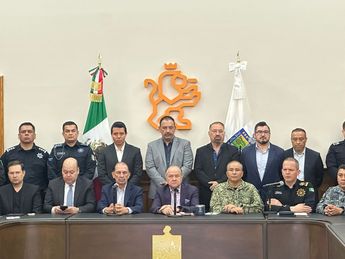 Autoridades de seguridad en Nuevo León durante la rueda de prensa del viernes 4 de abril. | Sandra González