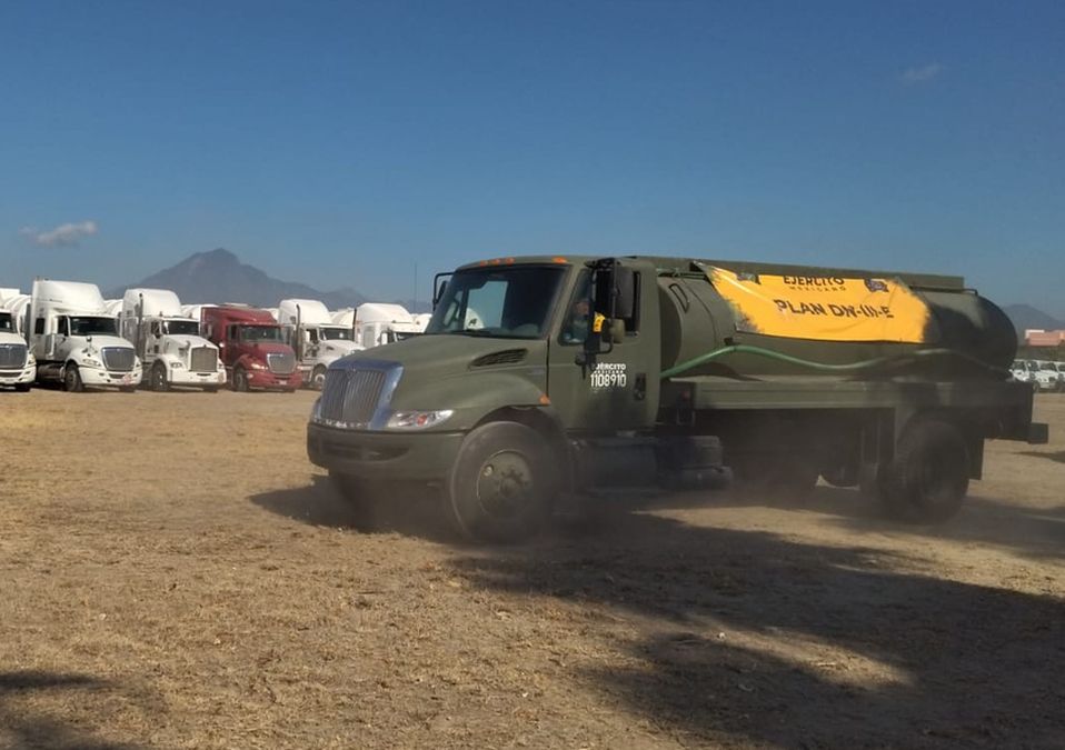 Nuevo León: Sedena repartirá agua a las colonias más afectadas/ Agustín Martínez