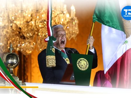 AMLO da Grito de Independencia en el Zócalo capitalino / Antonio Texta