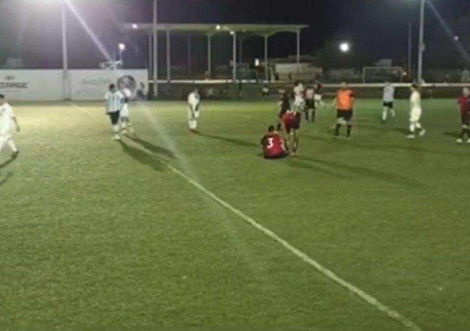 Ataque a balazos durante juego de futbol.