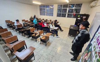 Bajas temperaturas marcan ausentismo en secundaria de Monterrey. | Fabricio Gallegos