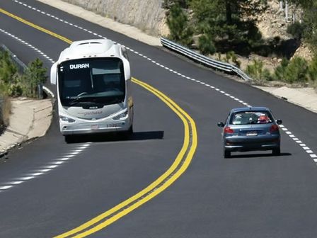 La Central de Autobuses de Querétaro es uno de los principales puntos de conexión terrestre en la zona centro de México.