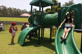 Niños se divierten en una zona de Casa Puebla / Melanie Torres