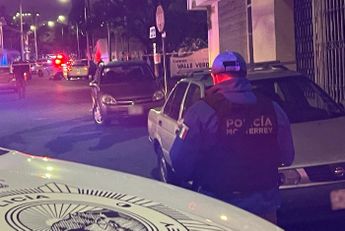 Elementos de Servicios Periciales recolectaron al menos 14 casquillos de arma corta localizados en la vía pública. | Mayte Villasana
