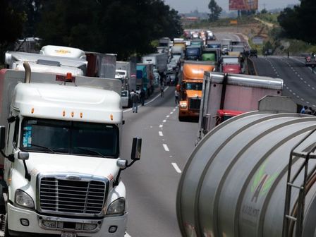 La autopista es una de las vialidades más usadas por los transportistas para llevar diversos productos a las zonas norte y sur del país / Cuartoscuro