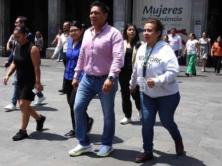 Uno de los protocolos de seguridad ante sismos es desalojar los edificios | Cuartoscuro