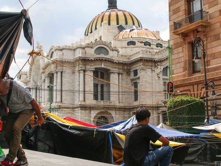 CNTE mantiene campamentos en inmediaciones del Zócalo CdMx. | Camila Ayala Benabib | Cuartoscuro