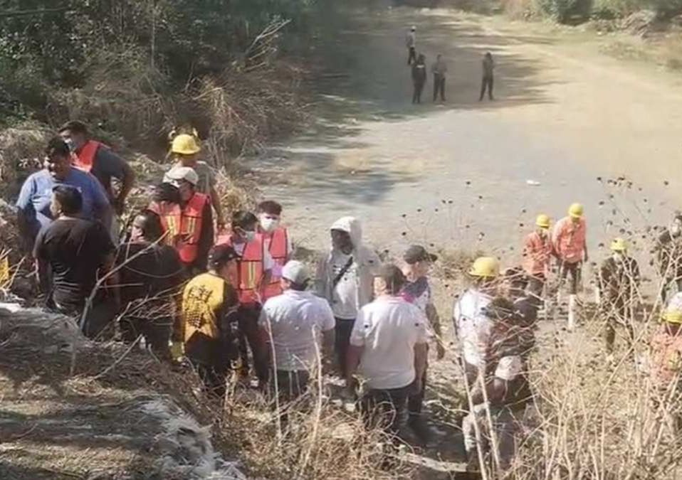 Vecinos de San José Río Hondo, Naucalpan, tuvieron un enfrentamiento con policías por un campo de fútbol. | Carlos Zaid
