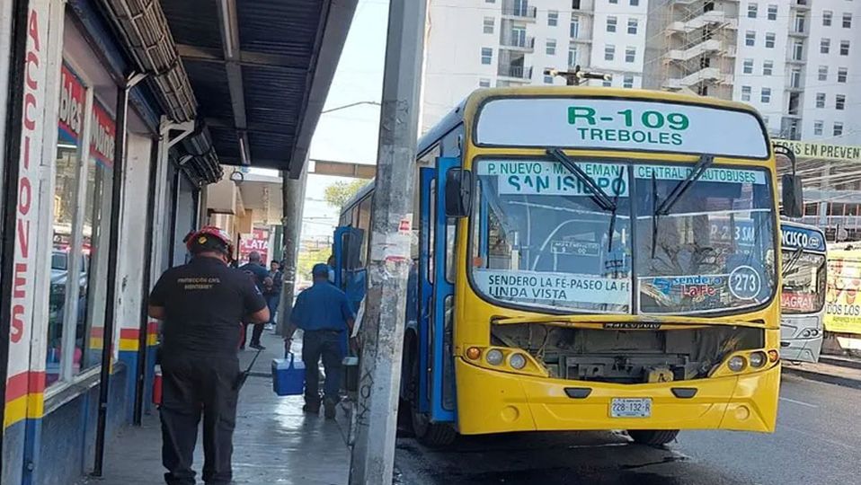 Conato de incendio de ruta urbana provoca movilización en Monterrey