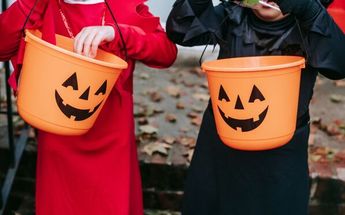 Miles de dulces esperan en establecimientos como la Central de Abasto y dulcerías del centro para endulzar tu Halloween / CANVA
