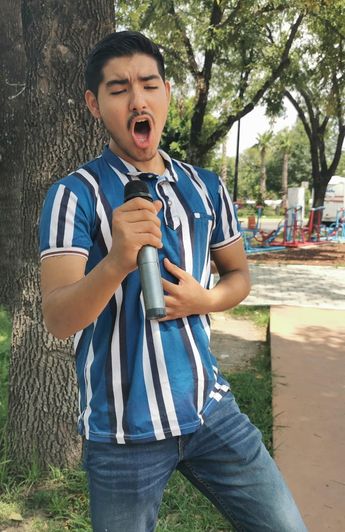 Uriel Zaid sigue estudiando para mejorar su canto y poner en alto a Puebla / Melanie Torres