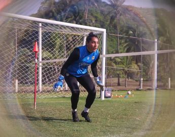 Actualmente adémas de aportar como segunda entrenadora de porteros, mientras completa sus estudios | Vía Instagram Zoe Aguirre