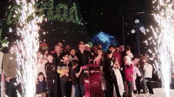 El presidente municipal José Chedraui disfrutó junto a las familias poblanas del encendido de luces navideñas / Angélica Tenahua