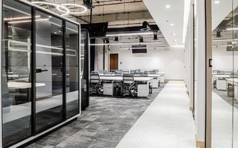 Pasillo previo a las oficinas de CIMA.