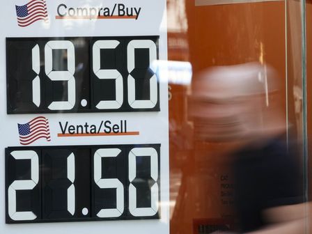 La semana pasada, el peso cerró con una apreciación frente al dólar | Cuartoscuro