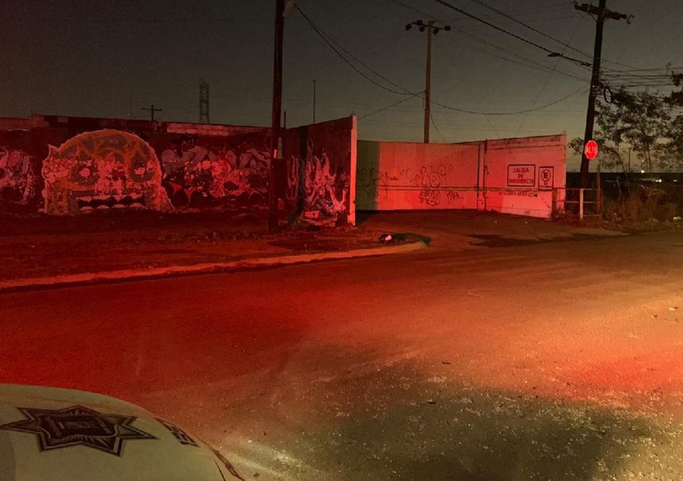 Resguardan gasera tras incendio de pipas en San Nicolás.  | Pedro Delgado