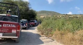 La policía municipal, estatal y fuerzas federales acudieron al sitio para resguardar la zona / Apolonia Amayo
