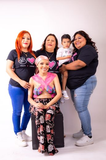 La familia, un pilar fundamental para Alondra Duarte en su lucha contra cáncer de mama (FOTO FACEBOOK)