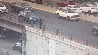 Los hechos ocurrieron en puente ubicado en el cruce de la avenida Ruiz Cortines. | Especial